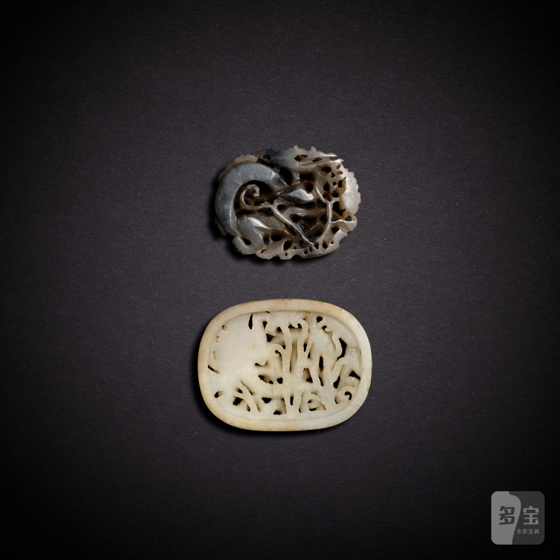 Two jade reticulated plaques, Liao dynasty | 遼 灰白玉龍紋牌及白玉春水圖牌 - 图2